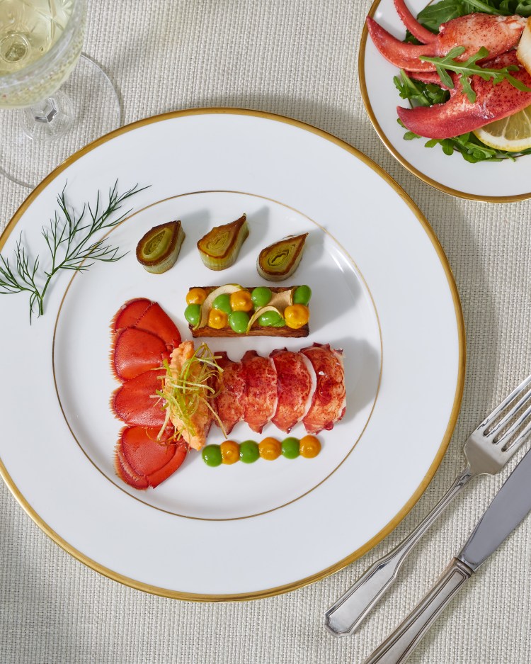 Lobster tail with lobster rillette, crispy Yukon gold potato, dehydrated granny smith apple, roasted leeks, pea puree. 
Private Chef Collingwood, Private Chef Toronto 